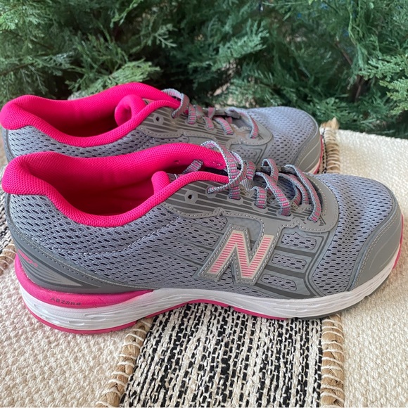 New Balance 680v5 Tech Ride Women Lace Athletic Run Walk Sport Athletic Size 8.5 - Picture 1 of 10